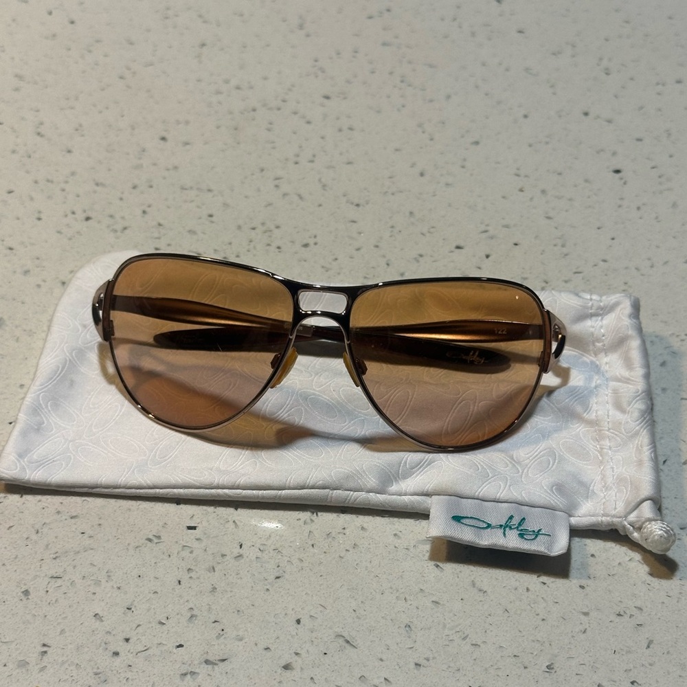 Oakley Aviator “Hinder” Rose gold Sunglasses - pre-loved